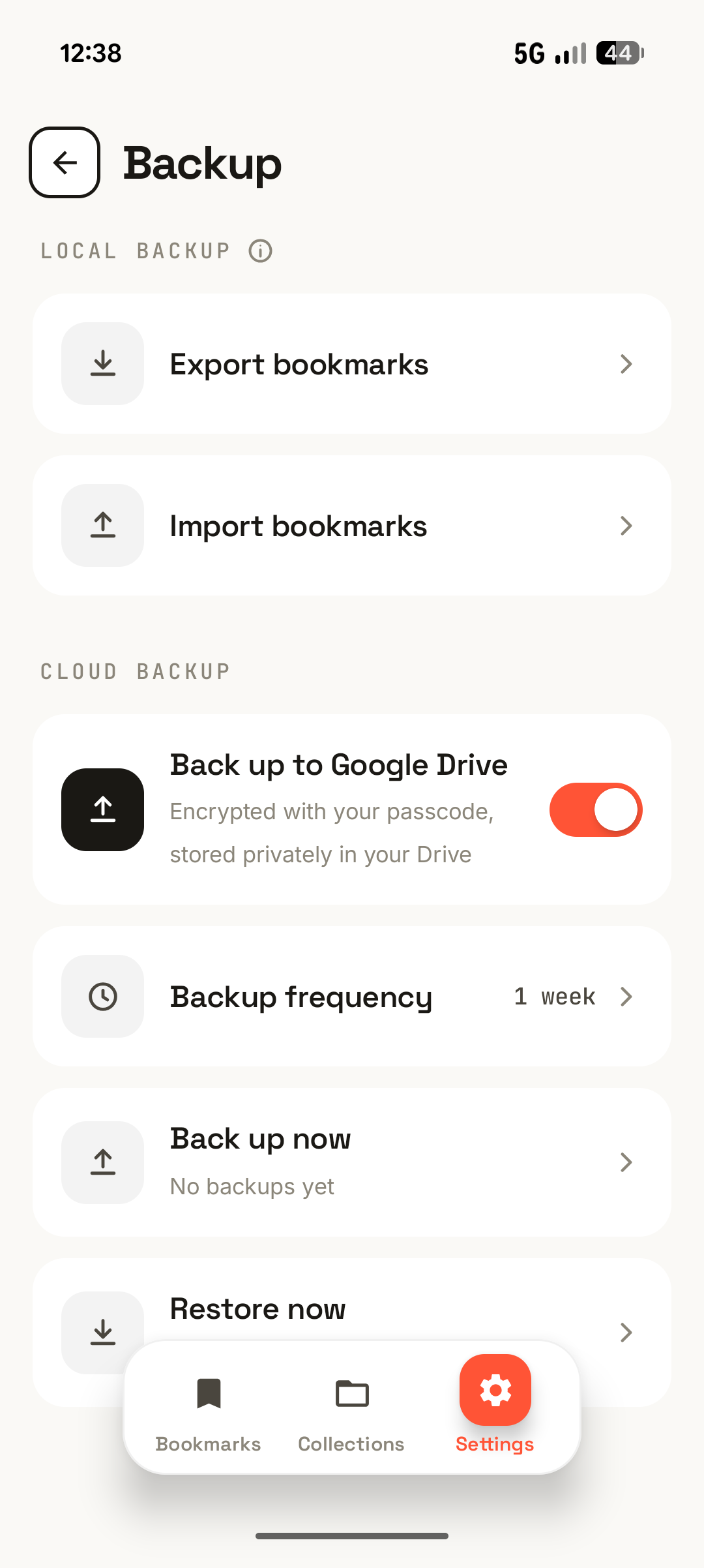 The Backup screen: export and import bookmarks locally, plus scheduled end-to-end encrypted backup to your own Google Drive.